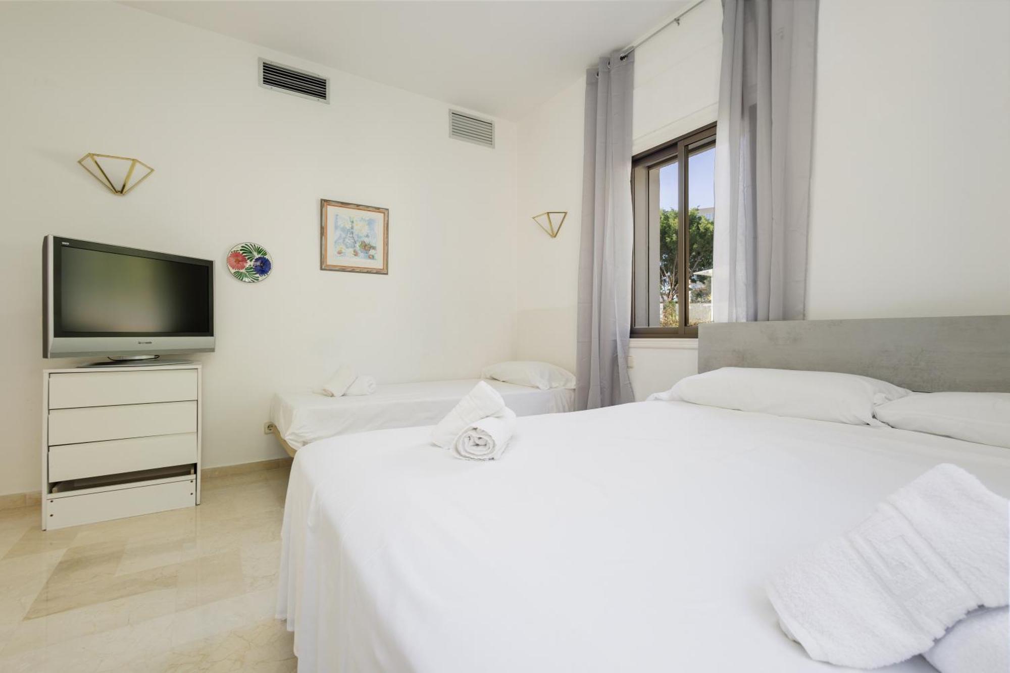 Spacious House With Pool, Garden And Solarium In Las Chapas, Marbella Marbella